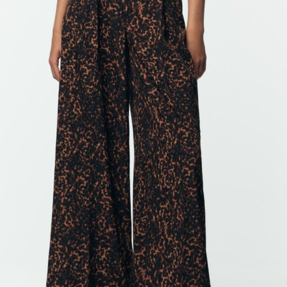 ANIMAL PRINT PALAZZO PANTS NWT - Picture 2 of 4